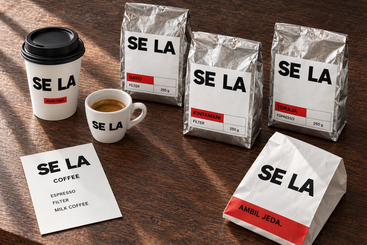 SELA: Gelas, menu, dan materi kafe